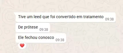 Mensagem de WhatsApp da clínica informando que um lead vindo do site foi convertido em tratamento de prótese
